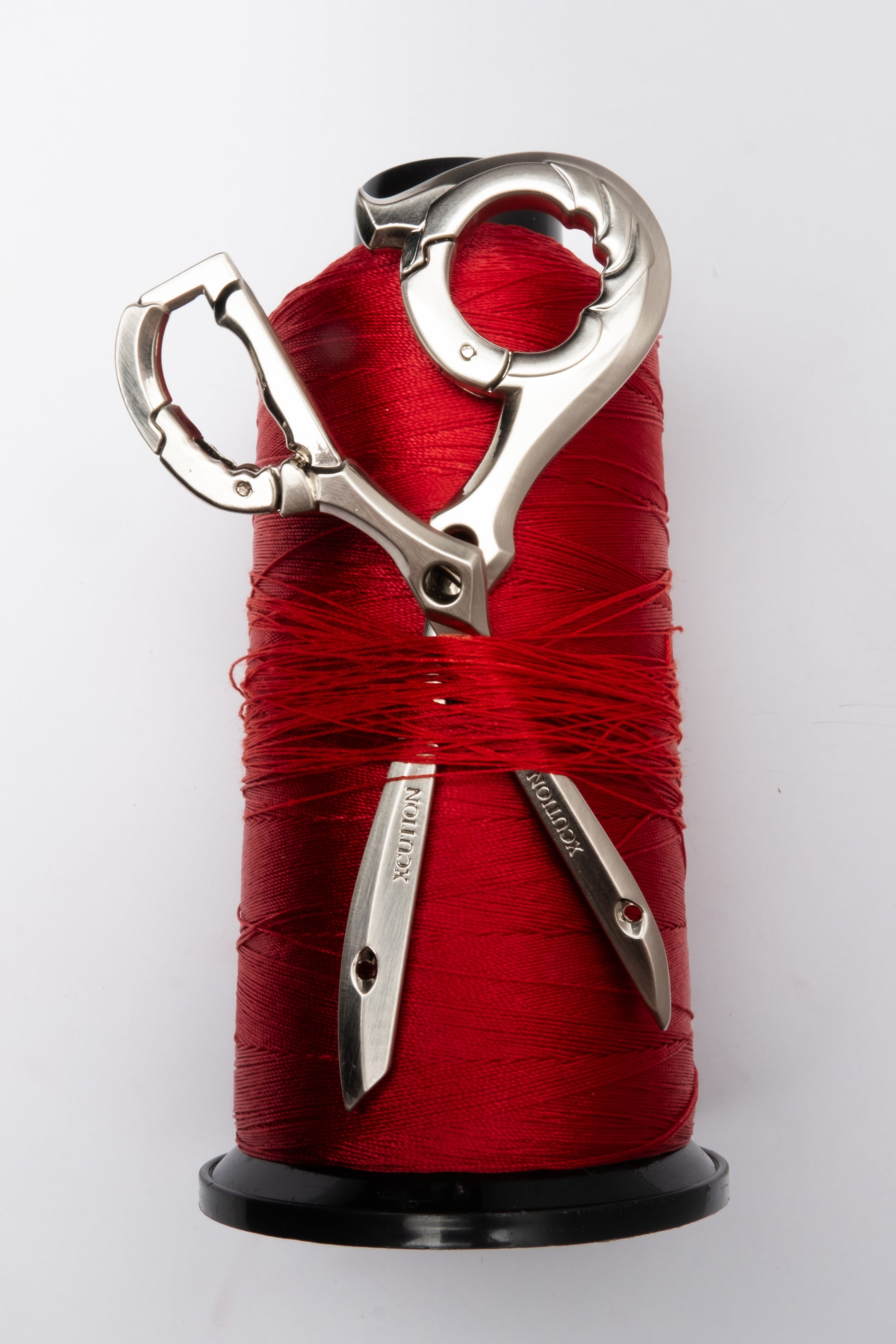 Tailor shear carabiner (pre-order)