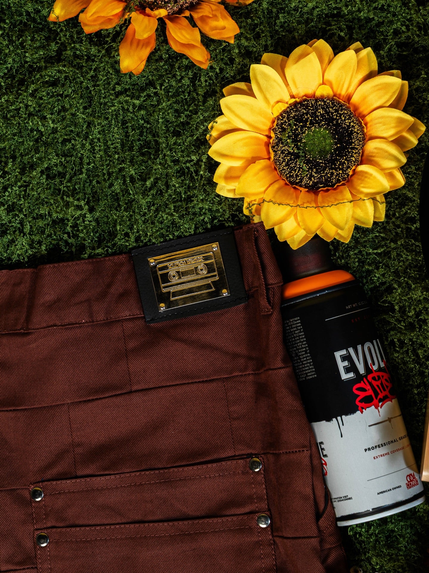 Brick wall graffiti pants (pre-order)