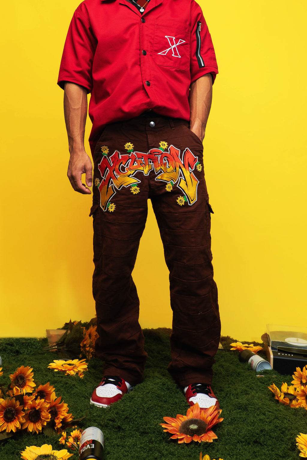 Brick wall graffiti pants (pre-order)