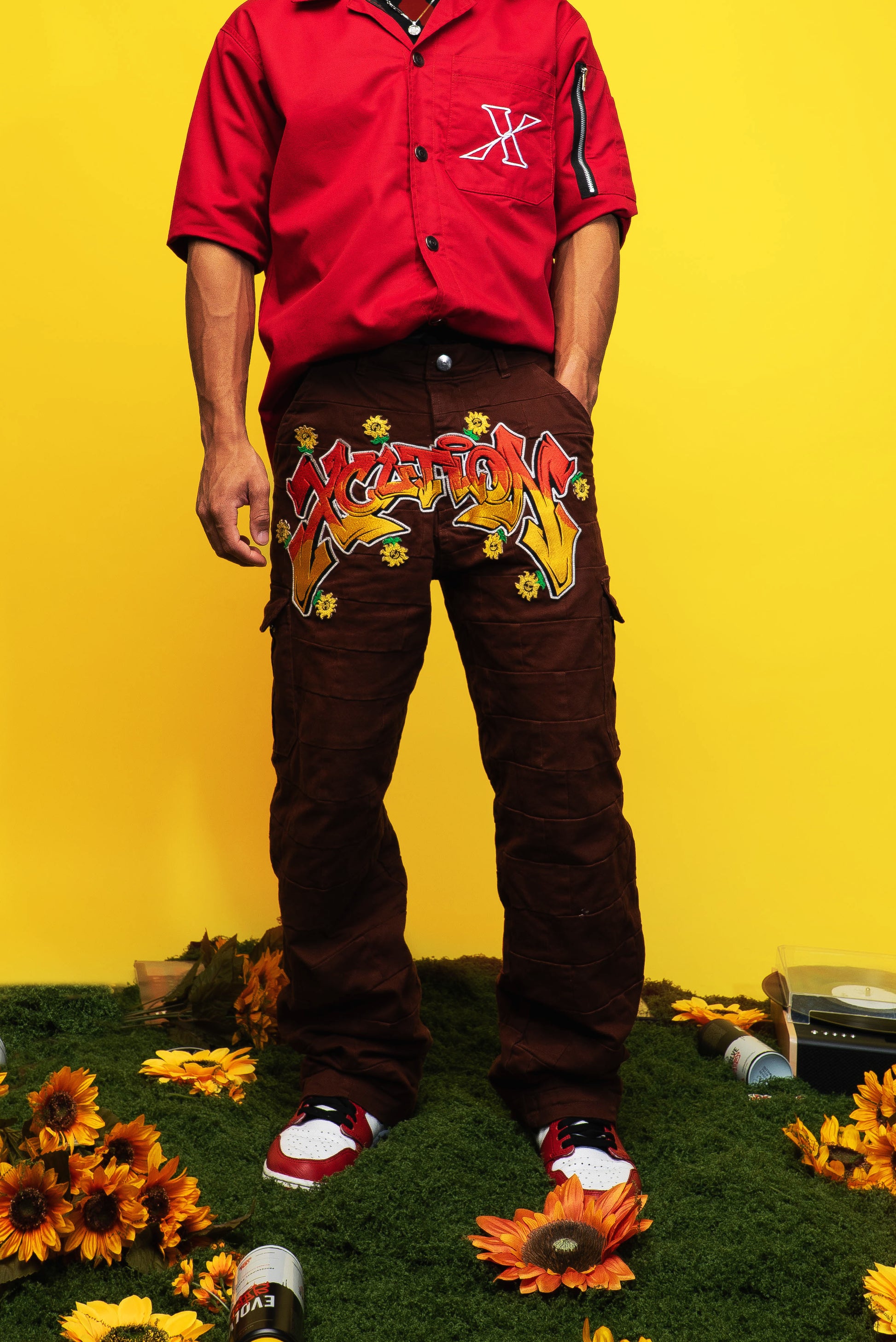 Brick wall graffiti pants (pre-order)